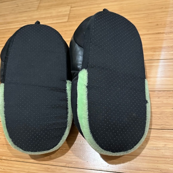 Sneaker Slippers One Size - Picture 4 of 10